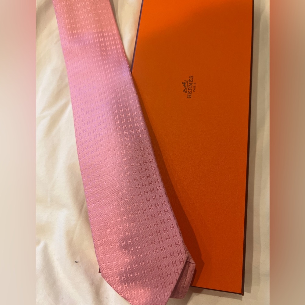Hermes Pink “H” tie